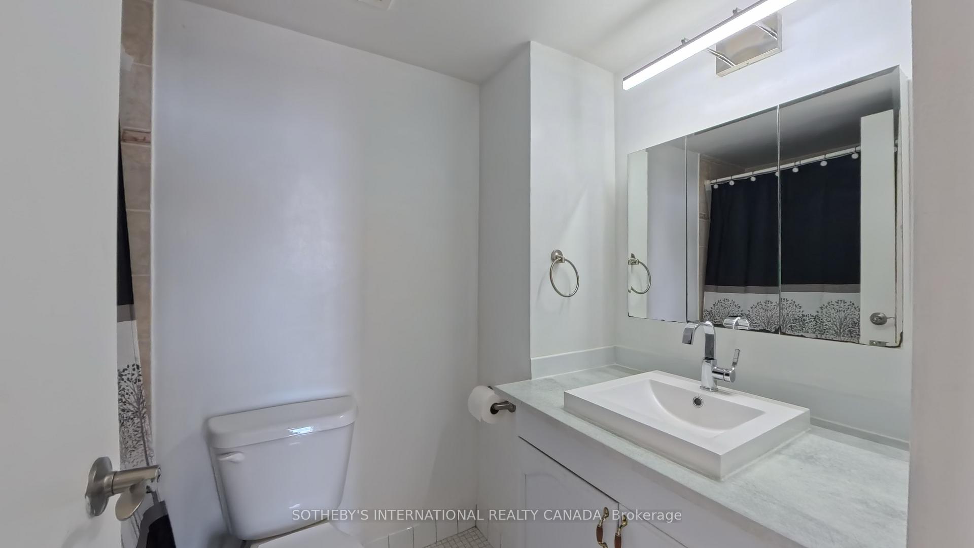 60 Pavane Linkway Way 706