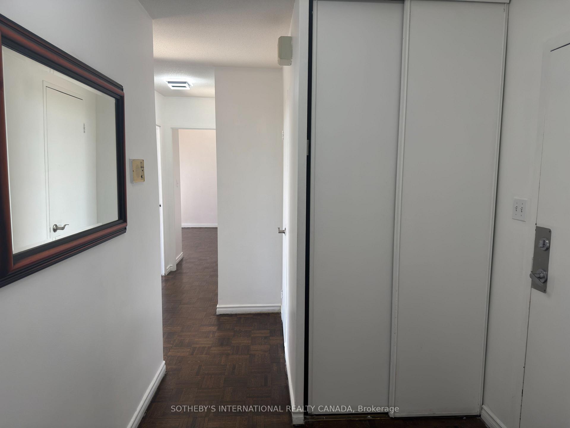 60 Pavane Linkway Way 706