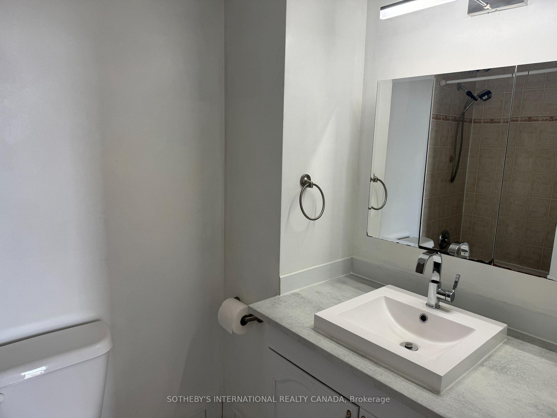 60 Pavane Linkway Way 706
