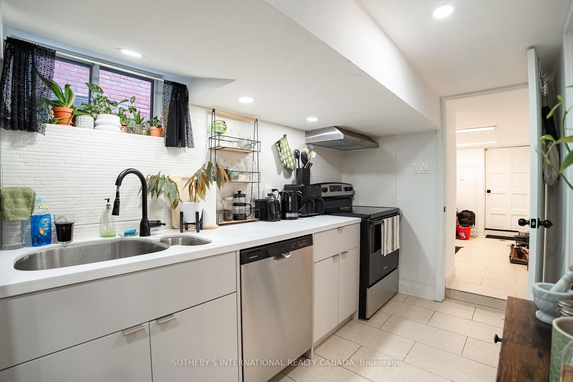 204 Grace Street, Toronto