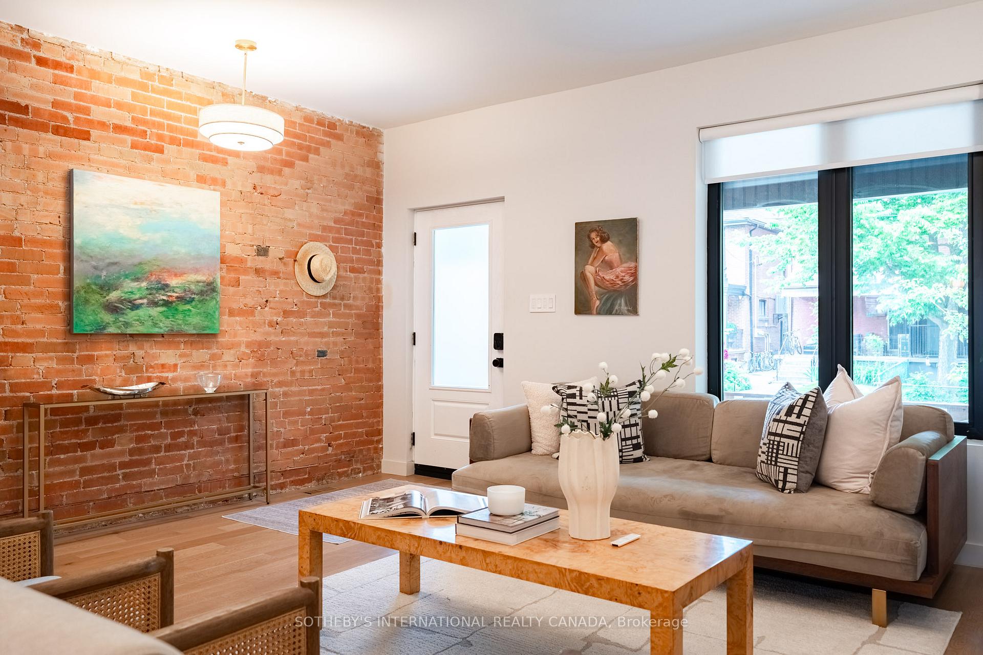 204 Grace Street, Toronto