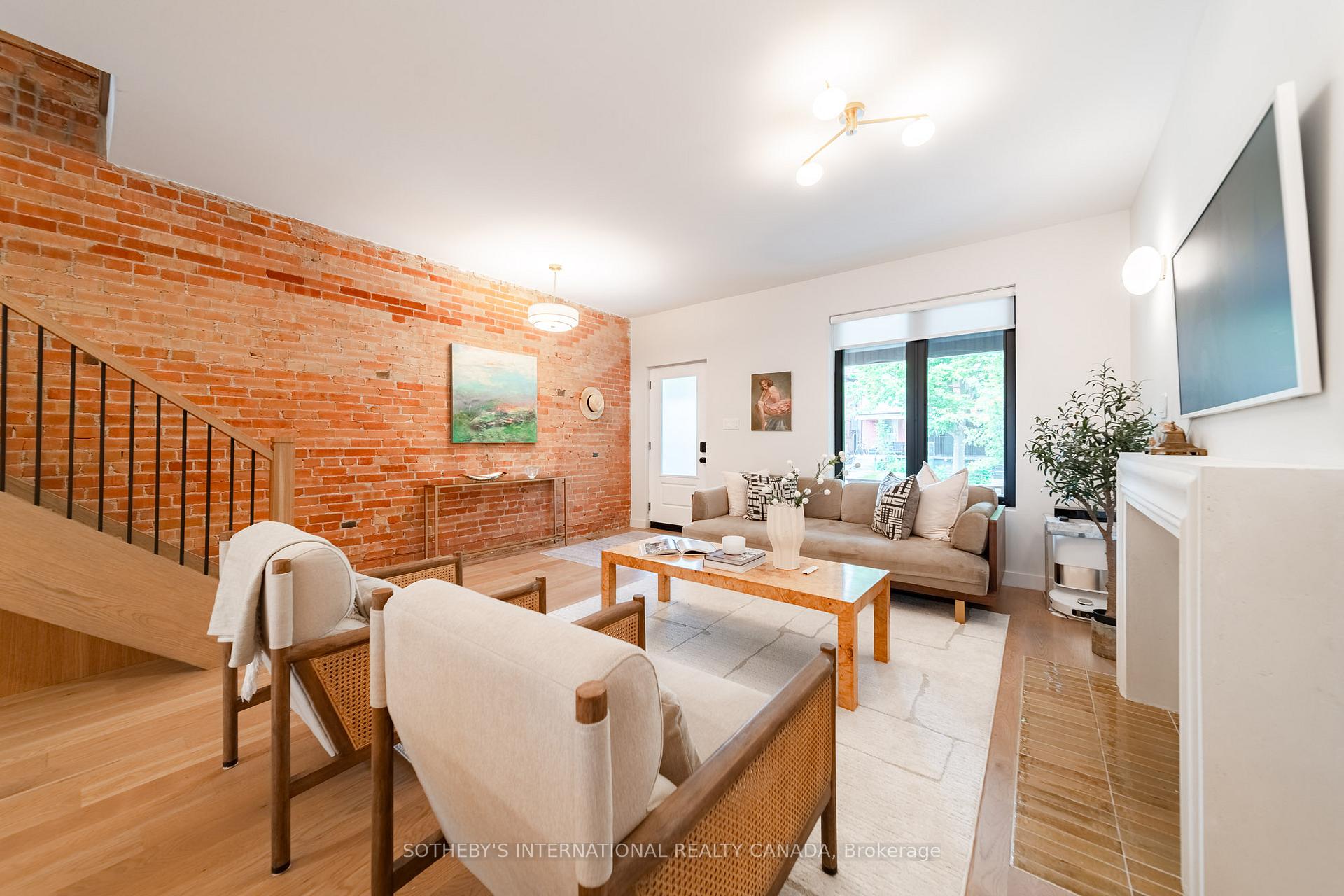 204 Grace Street, Toronto