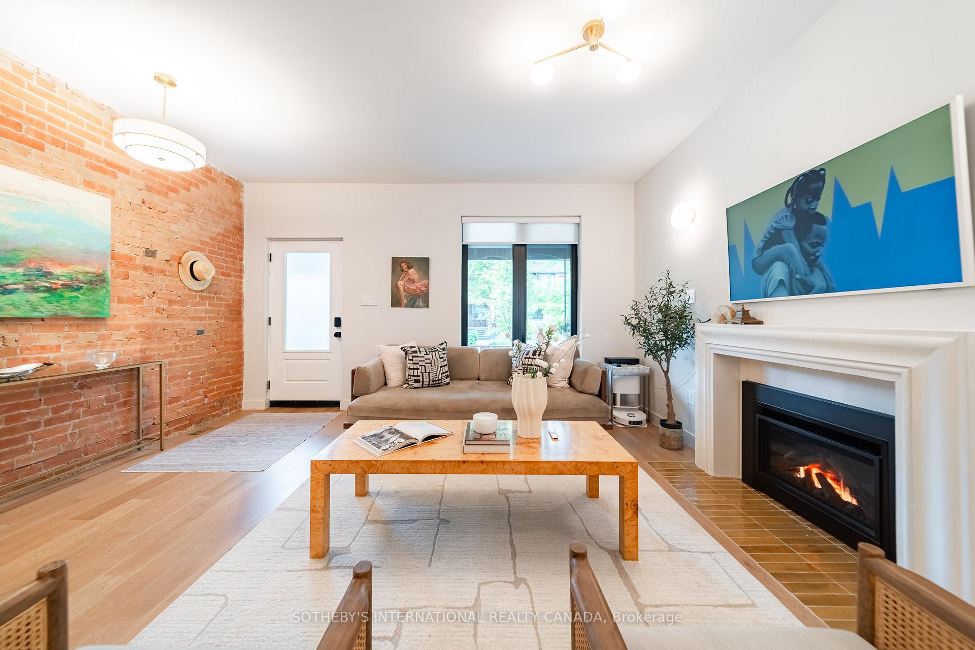 204 Grace Street, Toronto