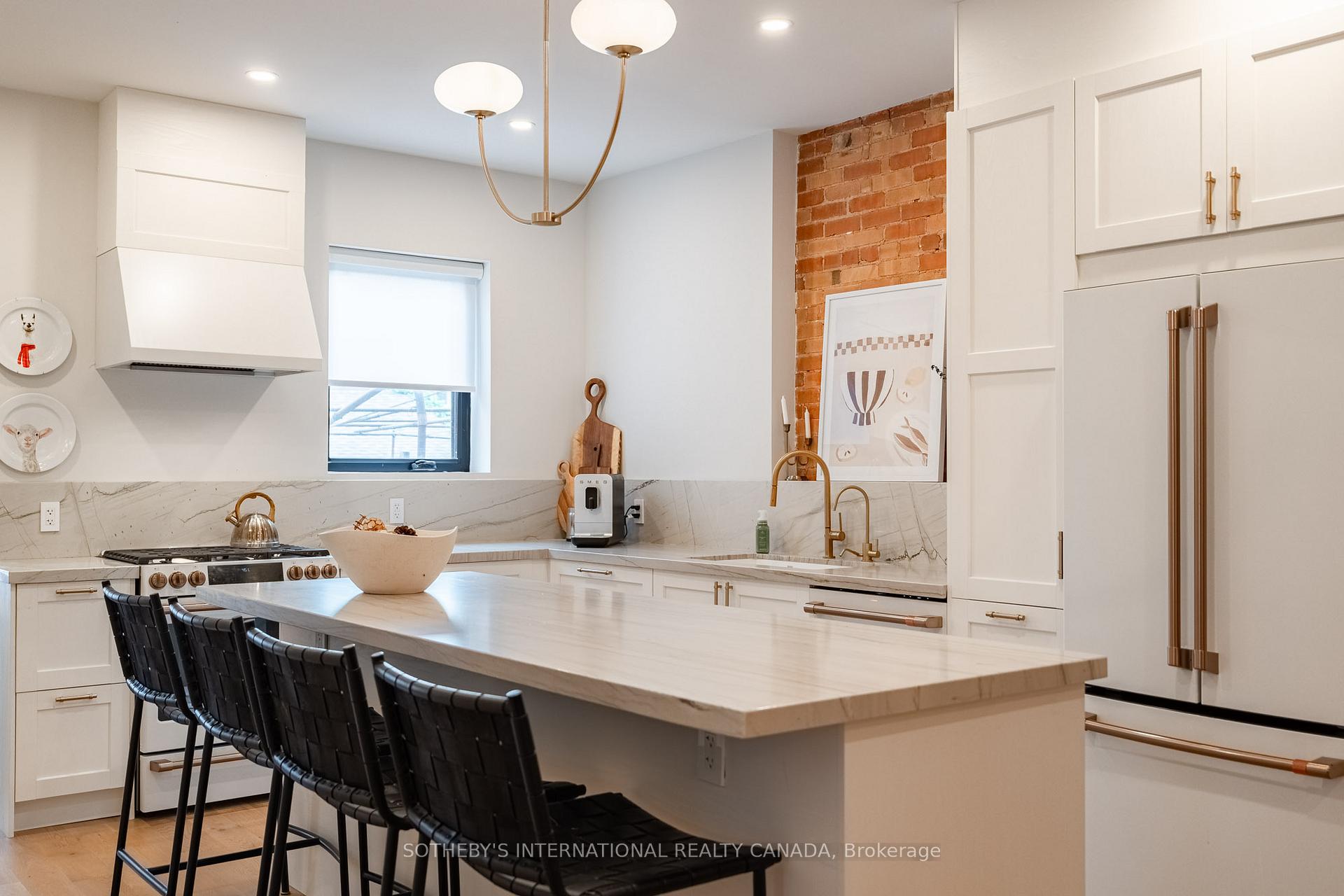 204 Grace Street, Toronto