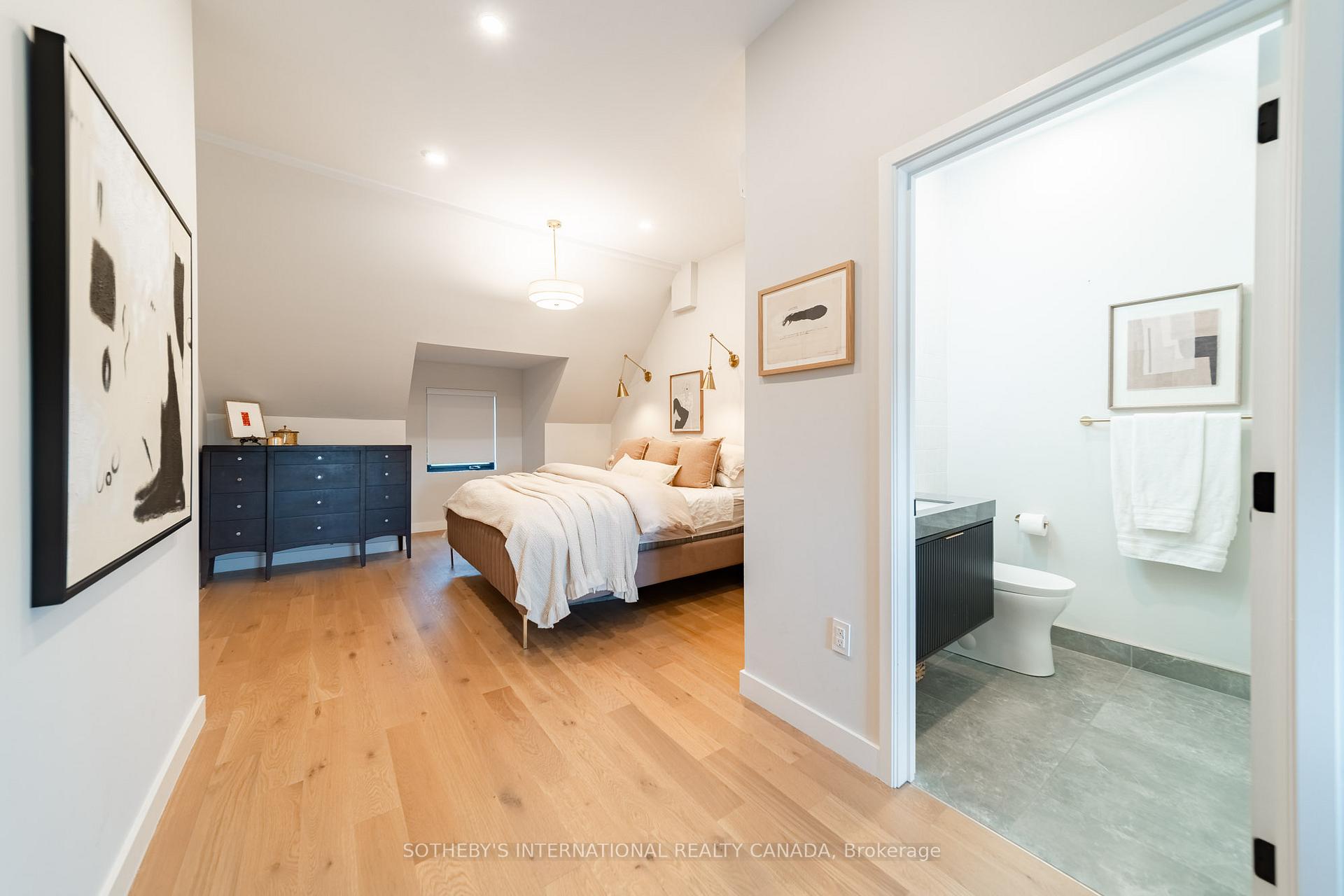 204 Grace Street, Toronto