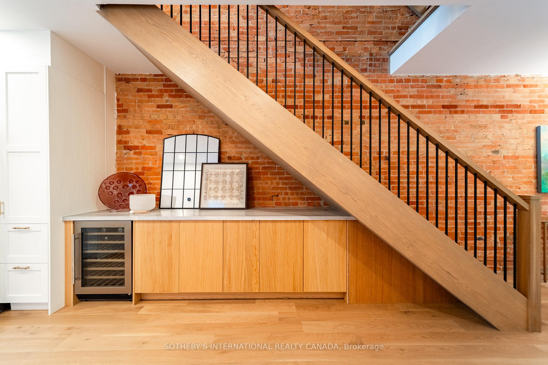 204 Grace Street, Toronto