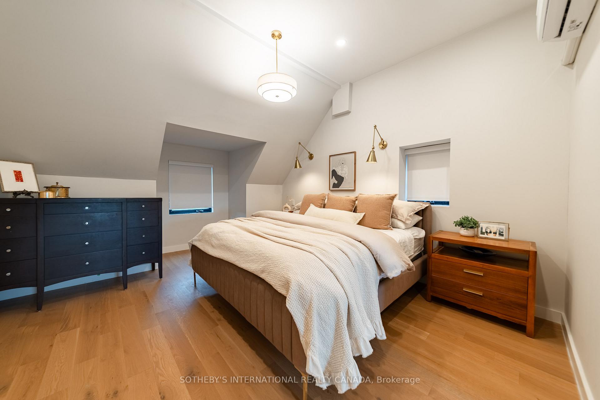 204 Grace Street, Toronto