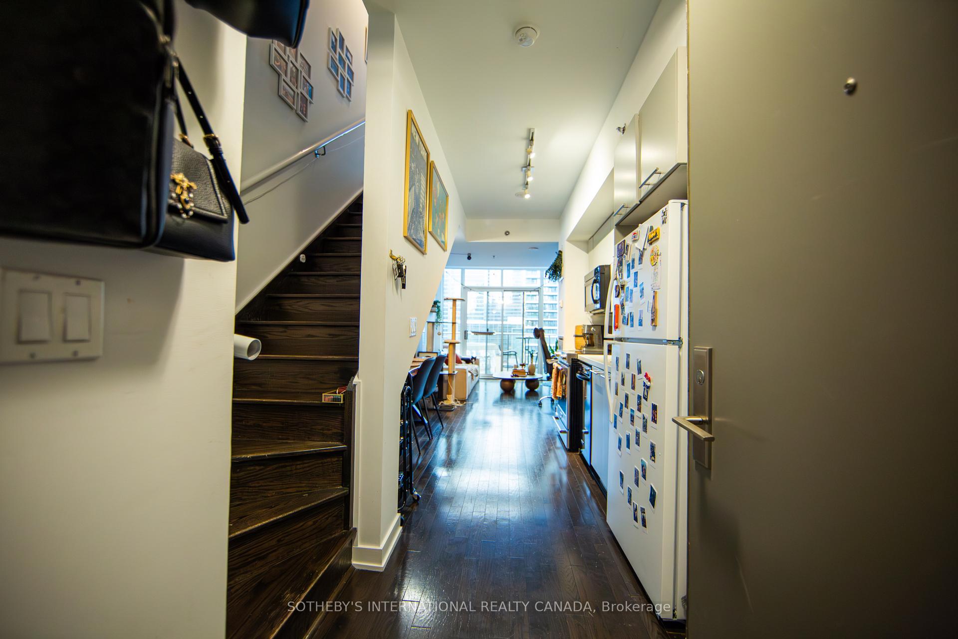 21 Nelson Street LPH 26, Toronto Unit: LPH 26