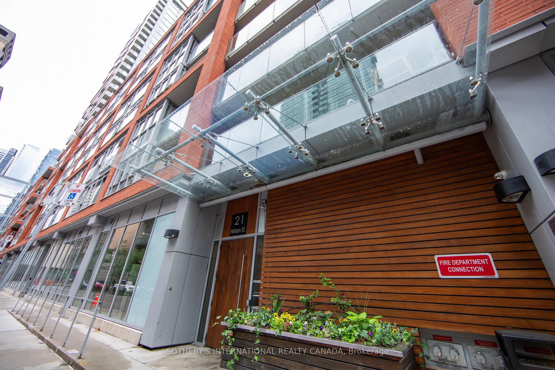 21 Nelson Street LPH 26, Toronto Unit: LPH 26