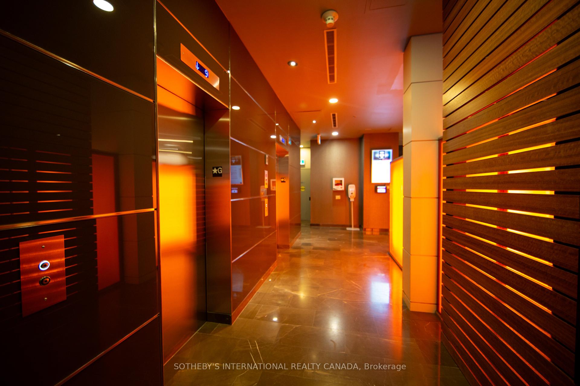21 Nelson Street LPH 26, Toronto Unit: LPH 26