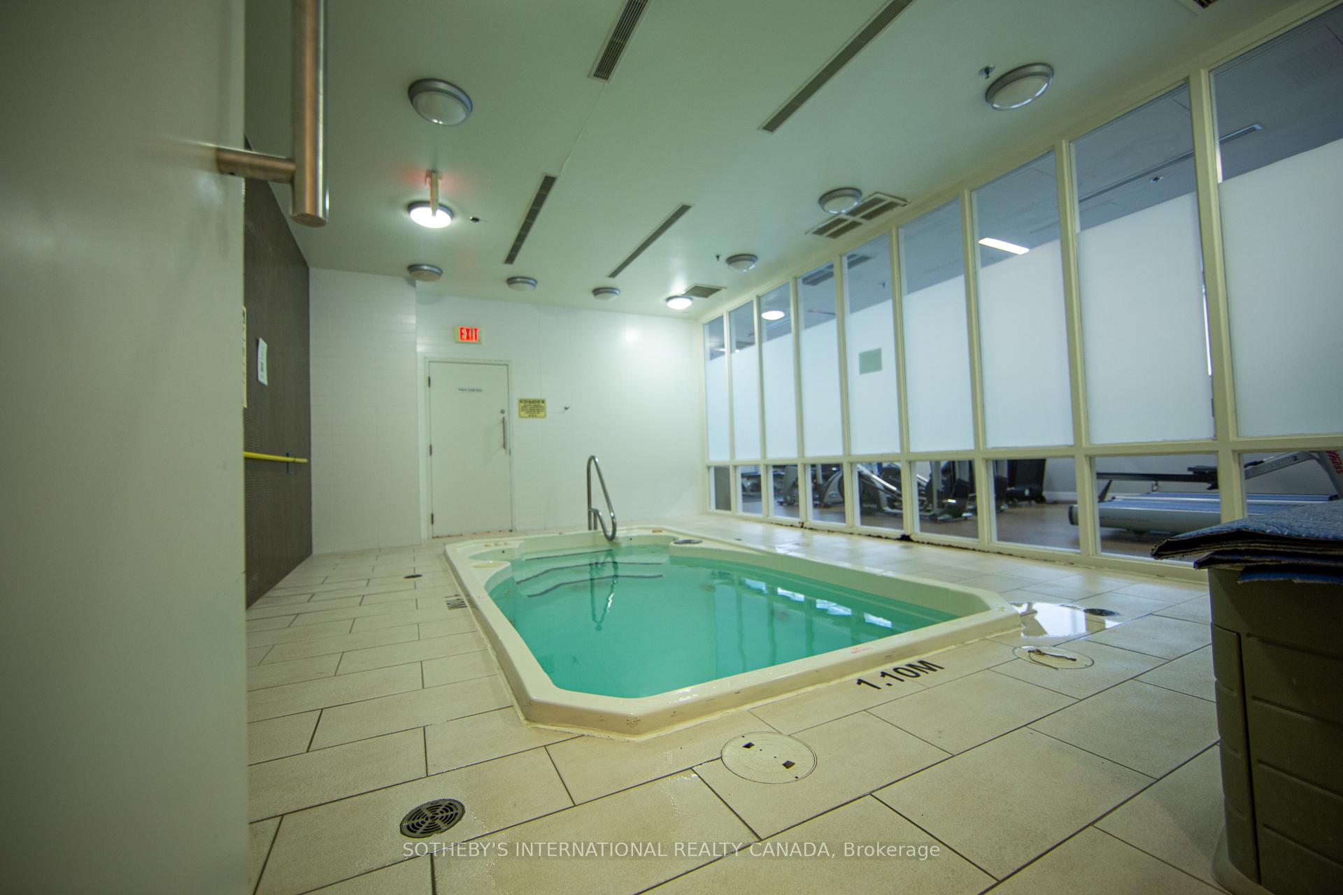 21 Nelson Street LPH 26, Toronto Unit: LPH 26