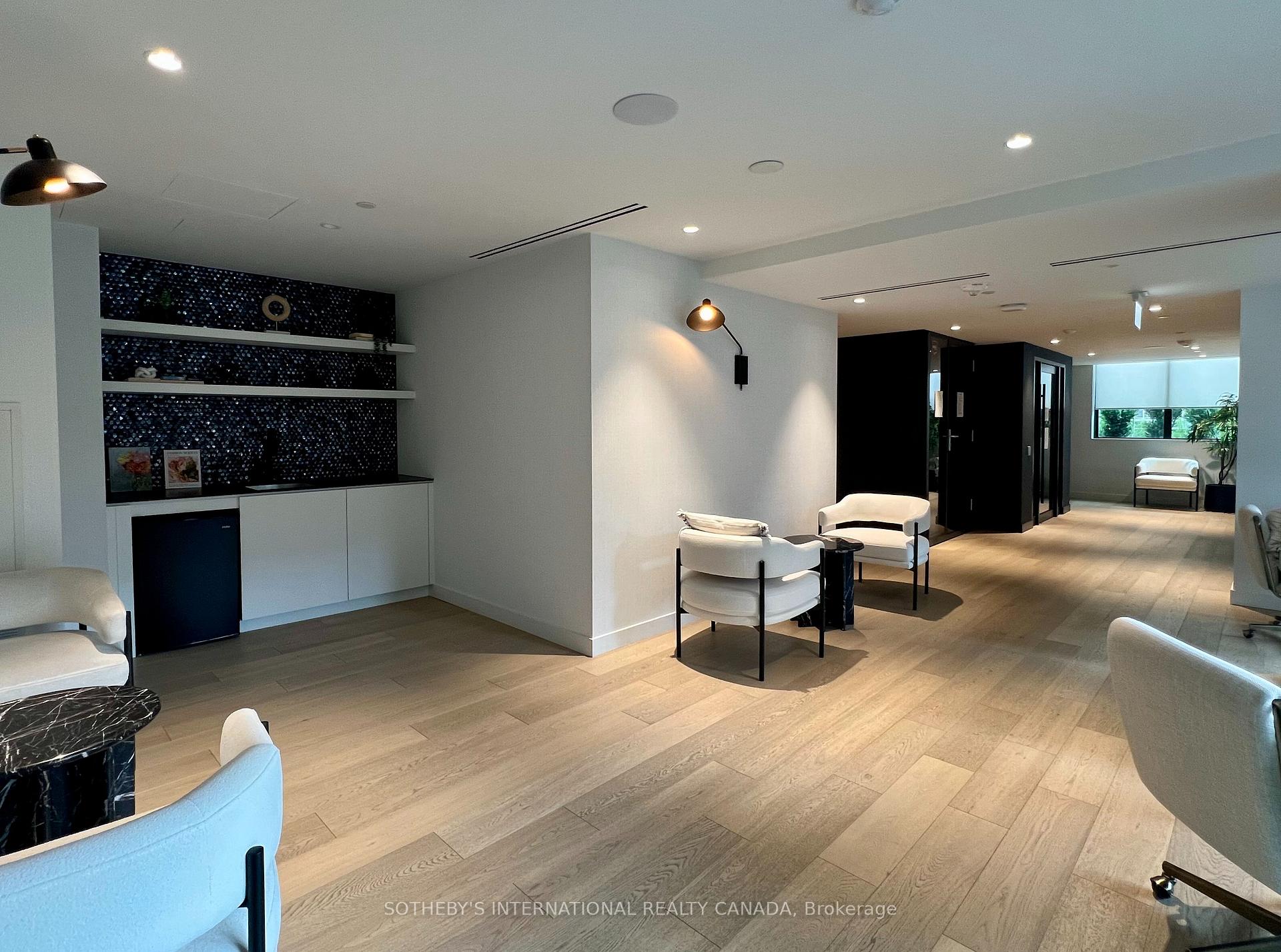 117 Broadway Avenue, Toronto