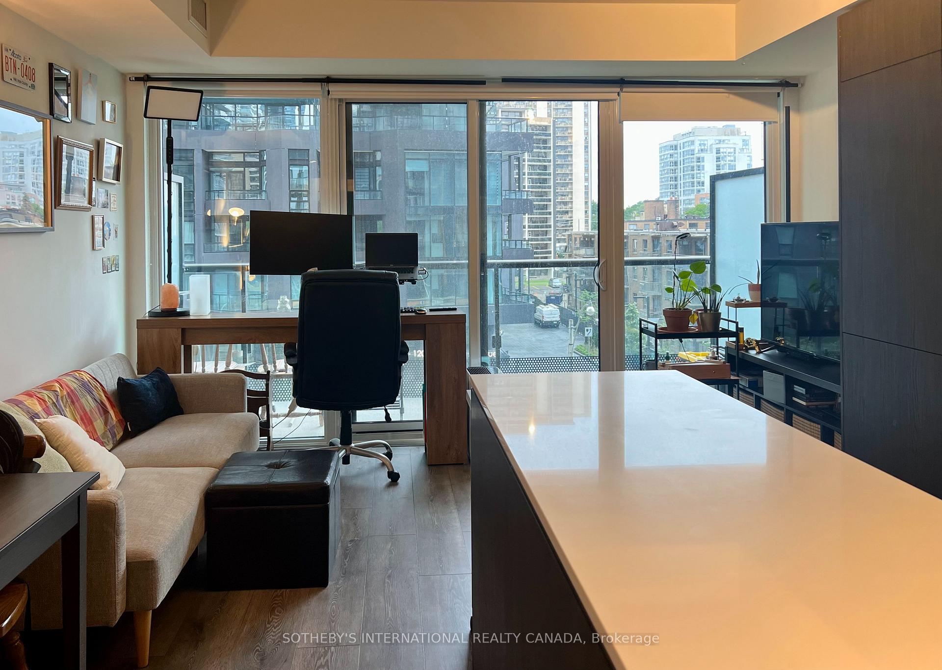 117 Broadway Avenue, Toronto