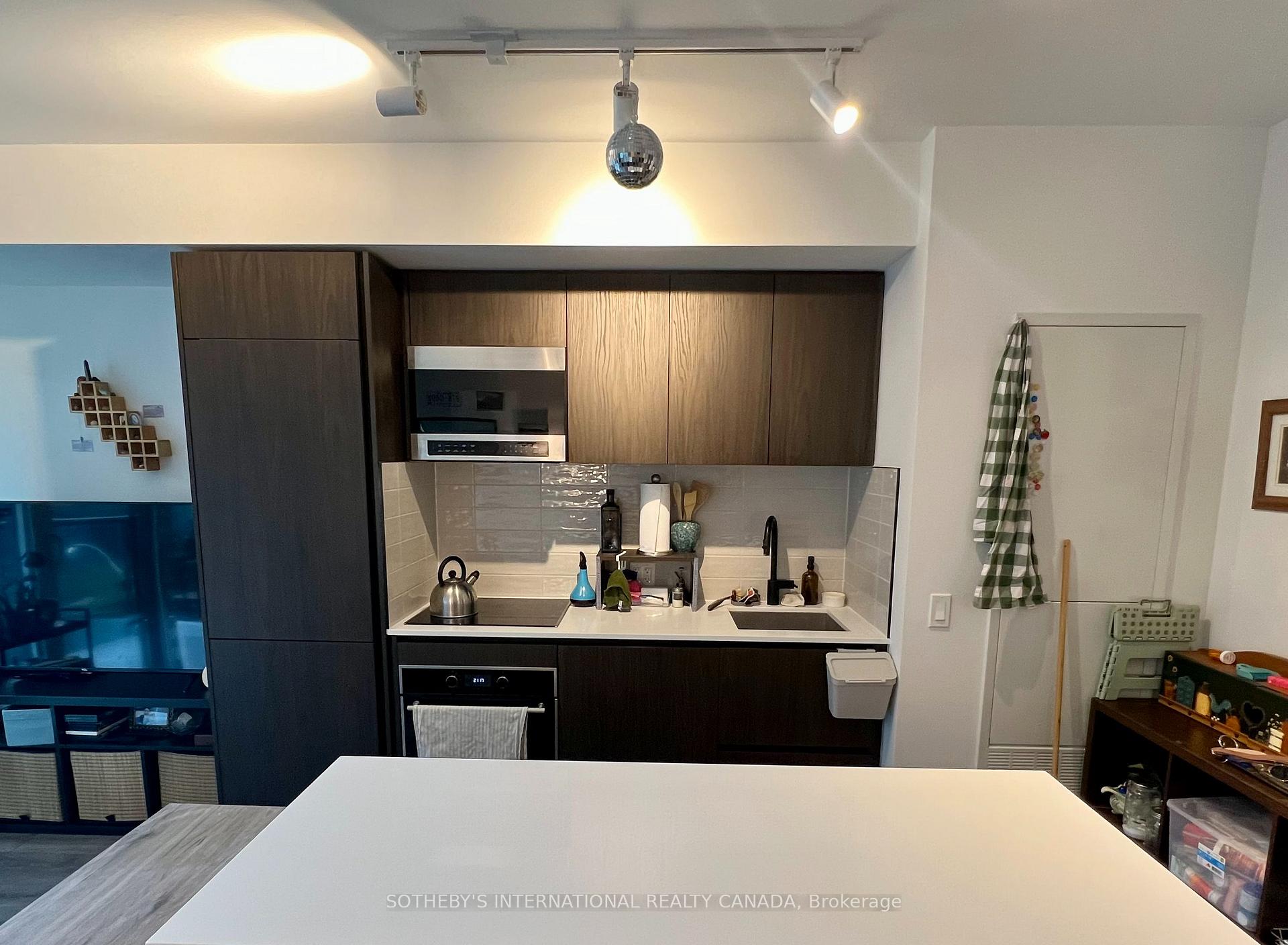 117 Broadway Avenue, Toronto