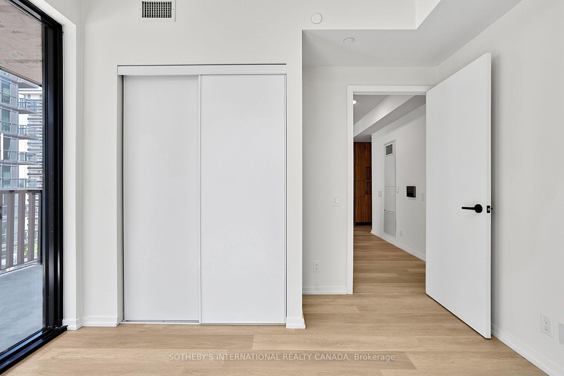 109 Erskine Avenue 1110, Toronto Unit: 1110