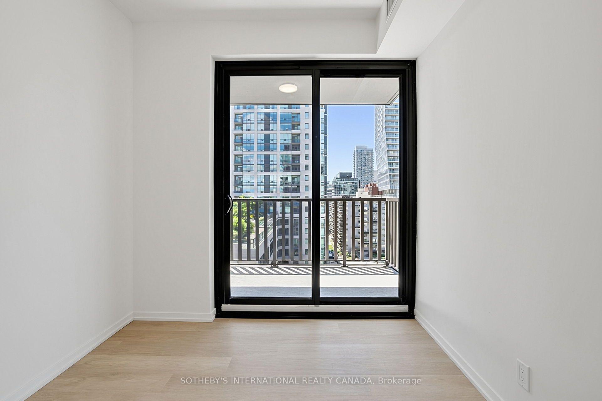 109 Erskine Avenue 1110, Toronto Unit: 1110