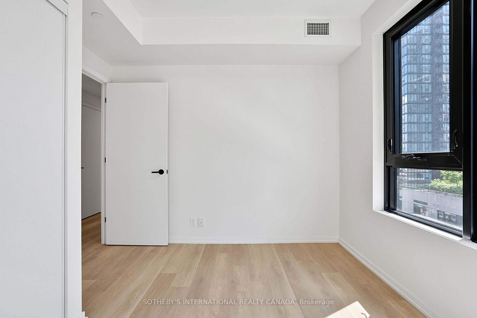109 Erskine Avenue 1110, Toronto Unit: 1110