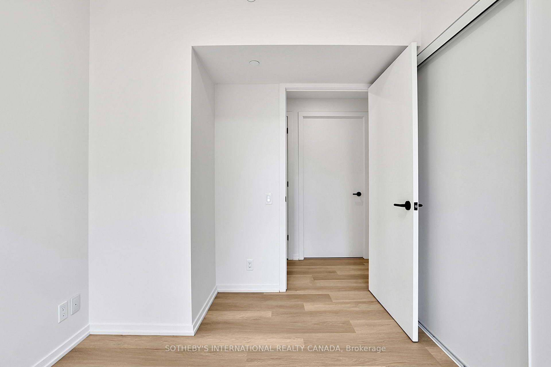 109 Erskine Avenue 1110, Toronto Unit: 1110