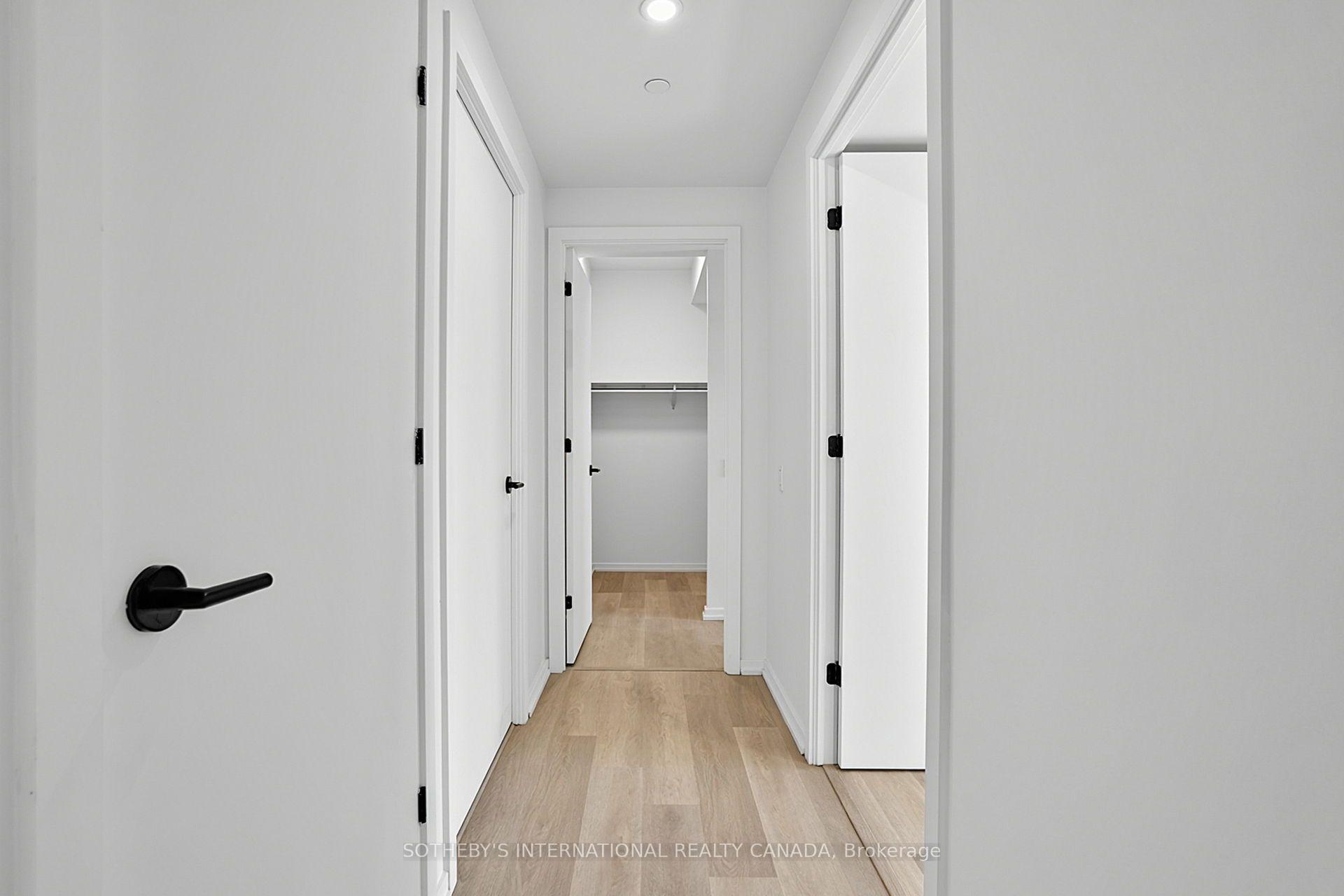 109 Erskine Avenue 1110, Toronto Unit: 1110
