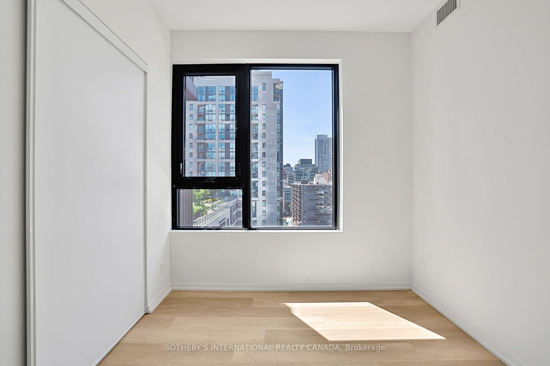 109 Erskine Avenue 1110, Toronto Unit: 1110