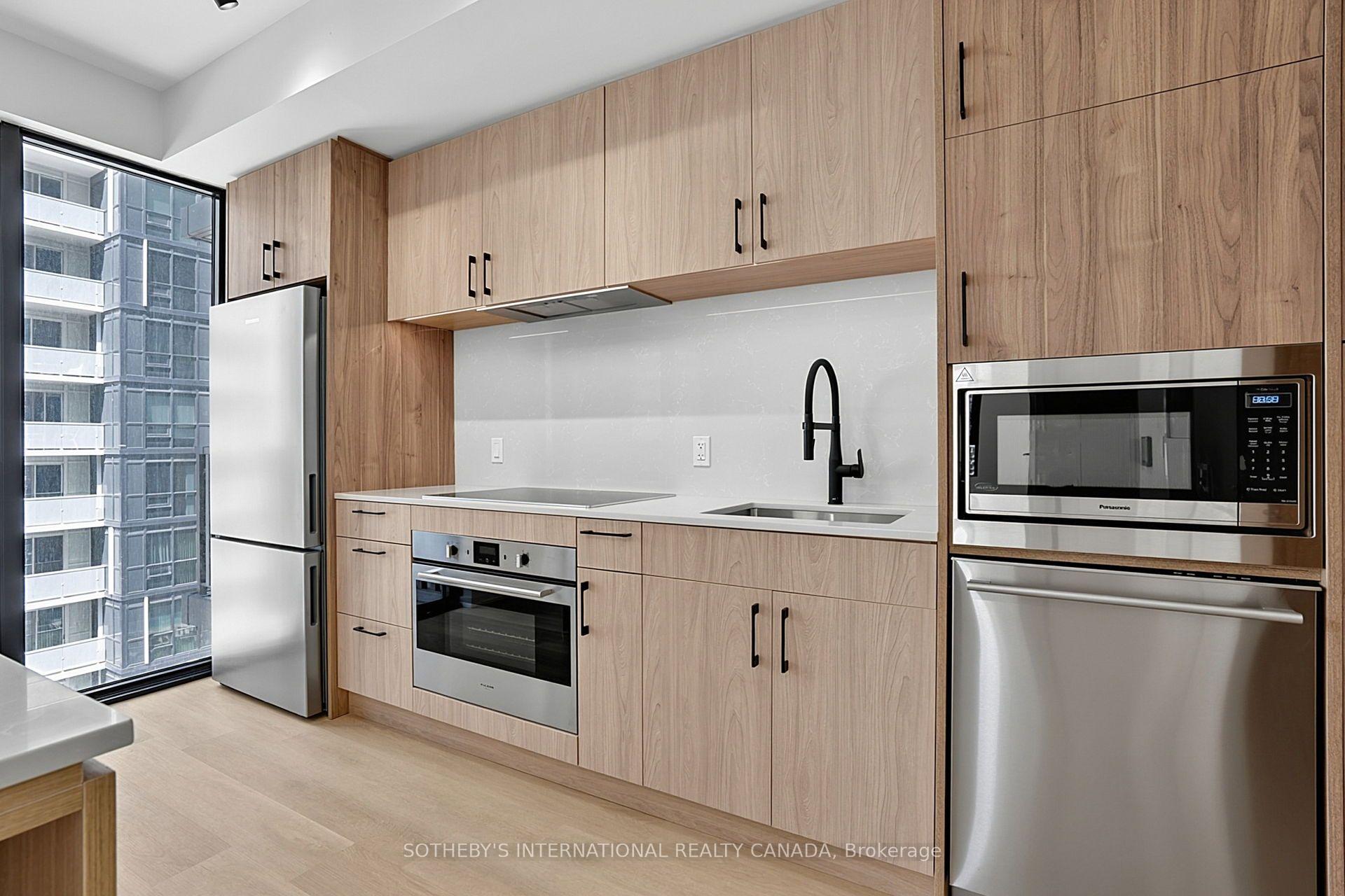 109 Erskine Avenue 1110, Toronto Unit: 1110