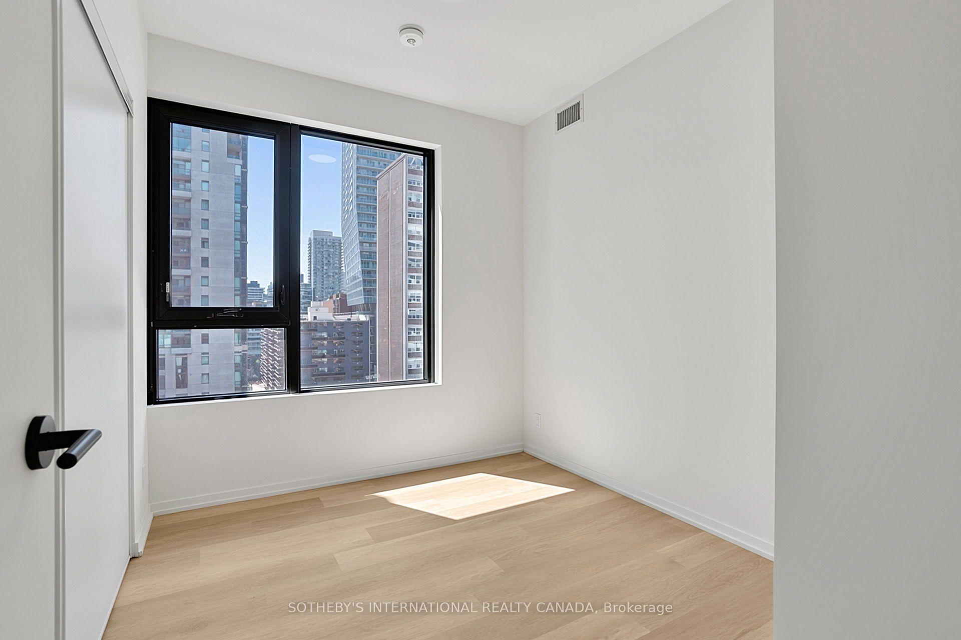 109 Erskine Avenue 1110, Toronto Unit: 1110