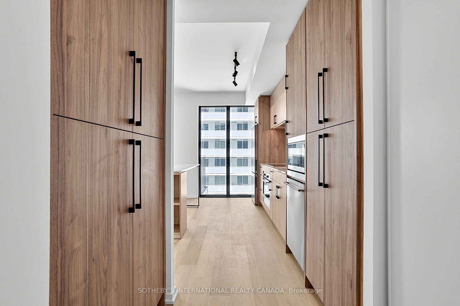109 Erskine Avenue 1110, Toronto Unit: 1110