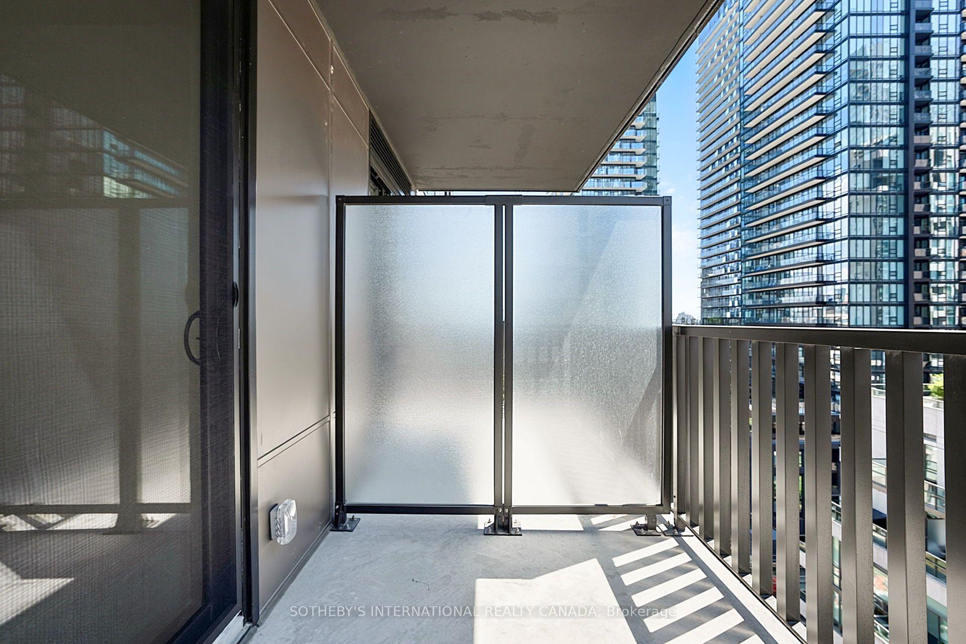 109 Erskine Avenue 1110, Toronto Unit: 1110