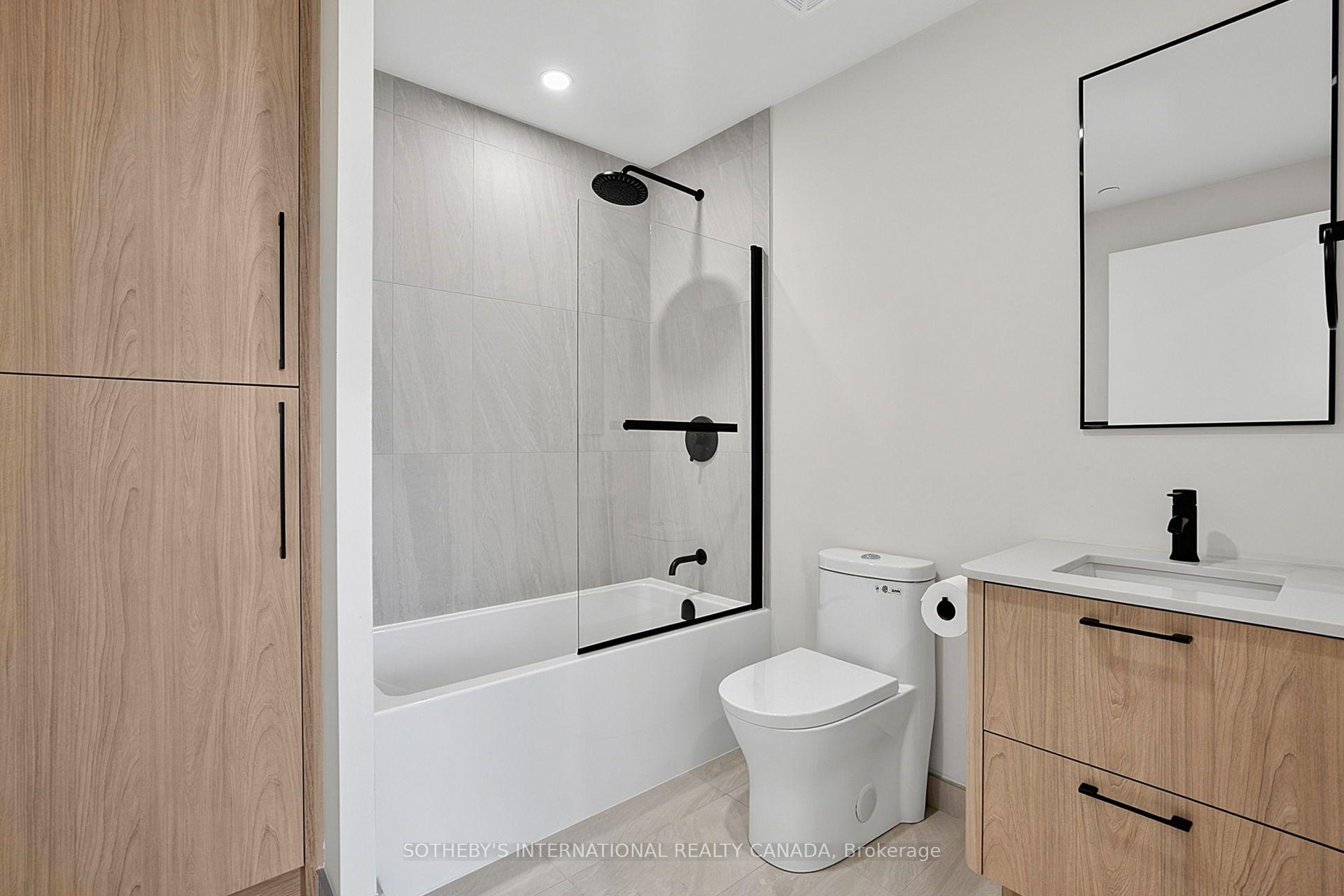 109 Erskine Avenue 1110, Toronto Unit: 1110