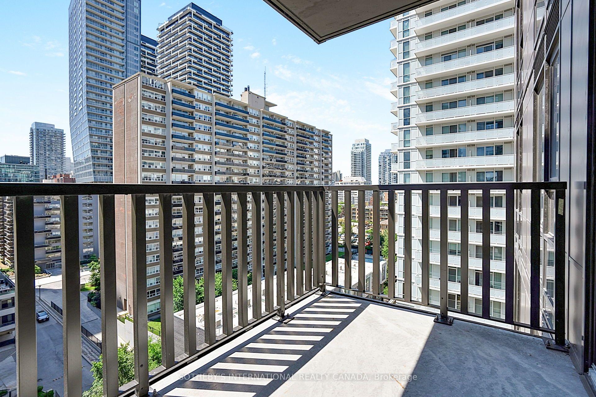 109 Erskine Avenue 1110, Toronto Unit: 1110