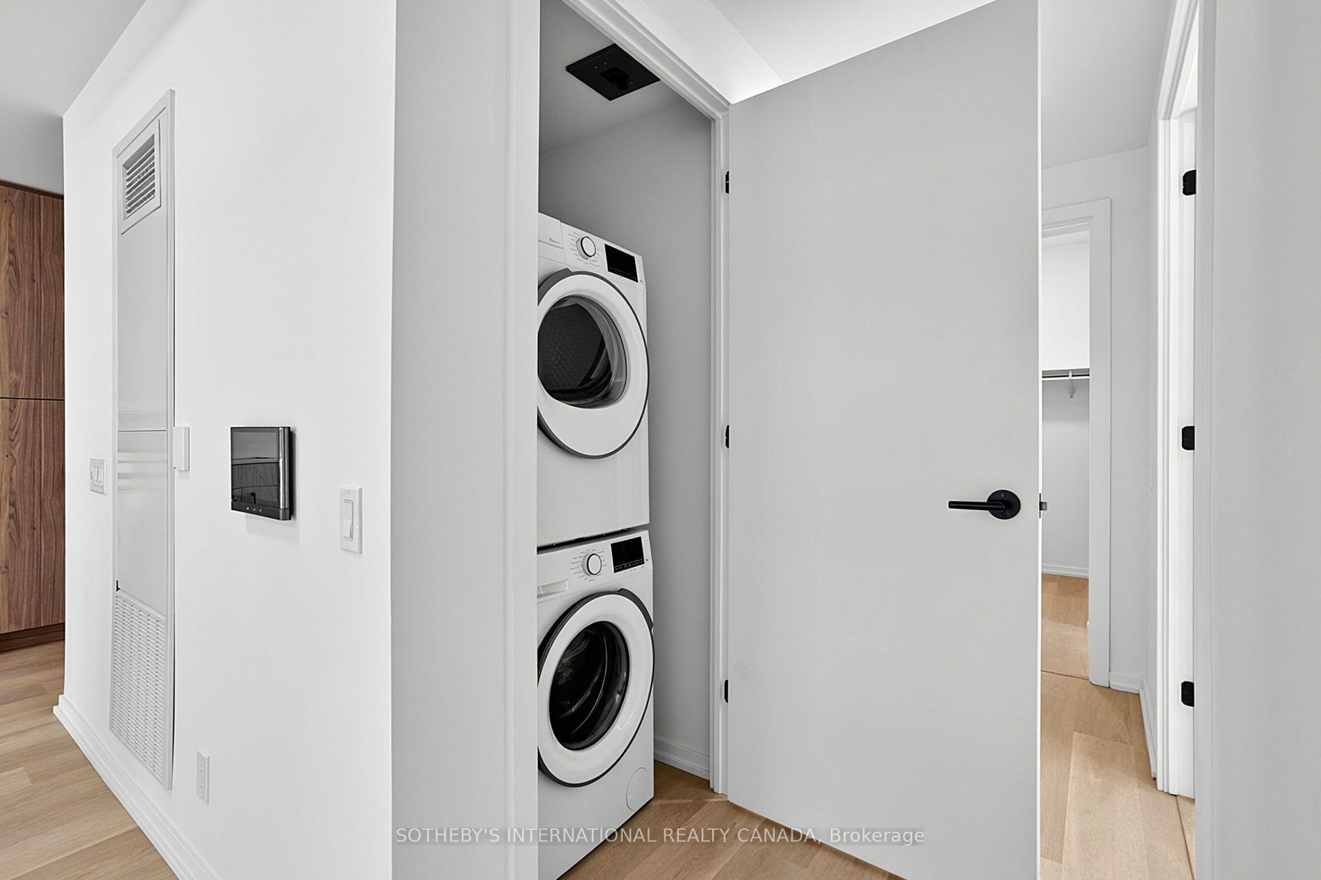 109 Erskine Avenue 1110, Toronto Unit: 1110
