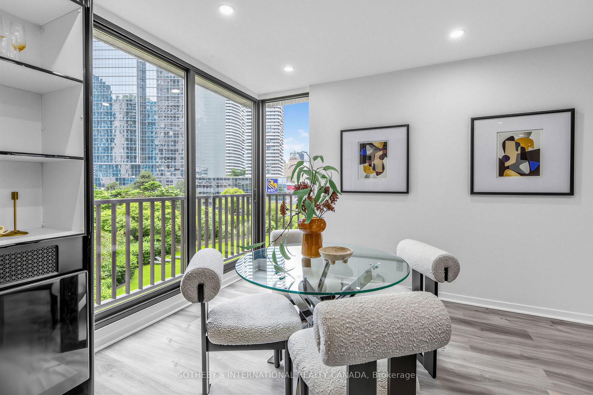 33 Harbour Square 1008, Toronto Unit: 1008