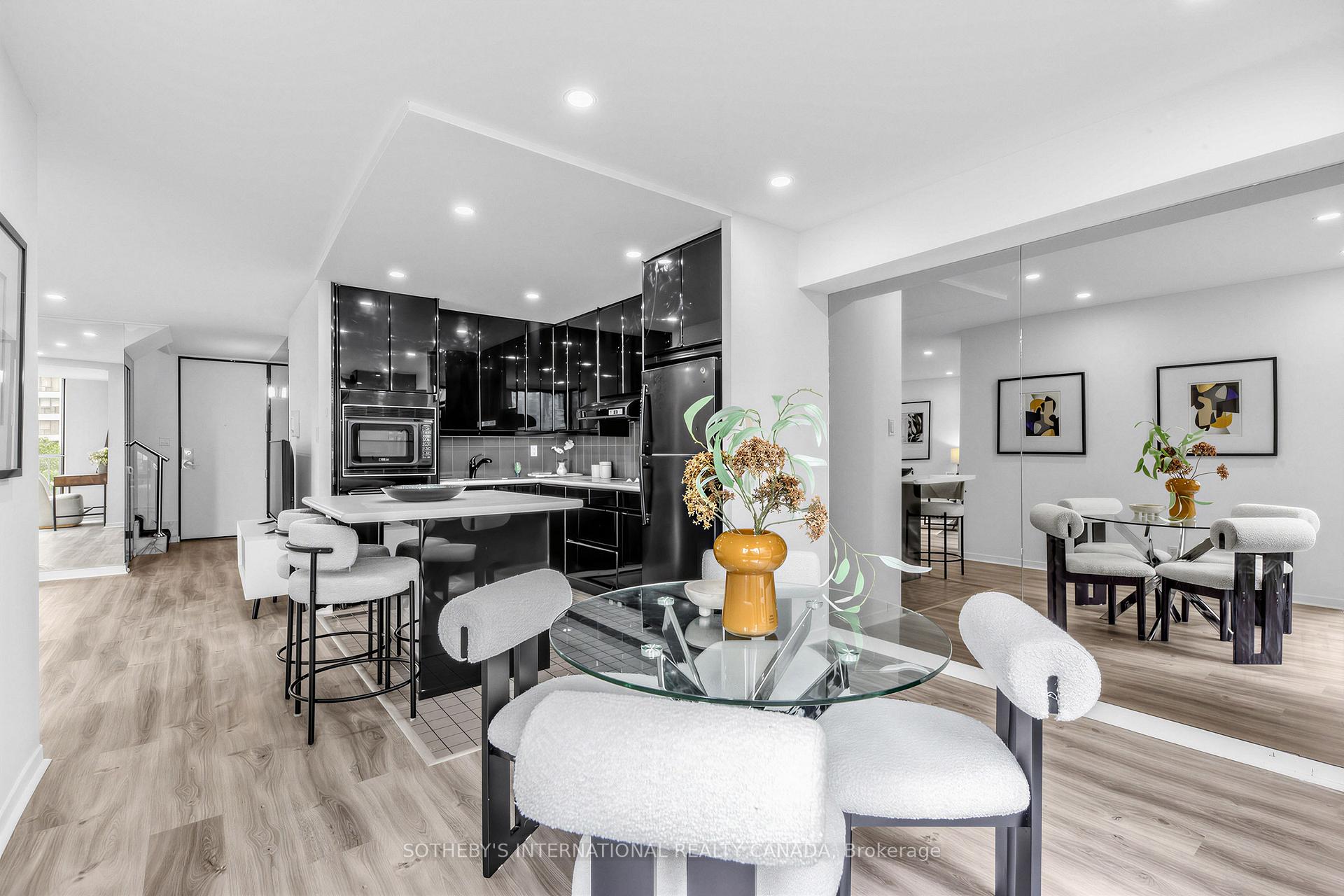 33 Harbour Square 1008, Toronto Unit: 1008