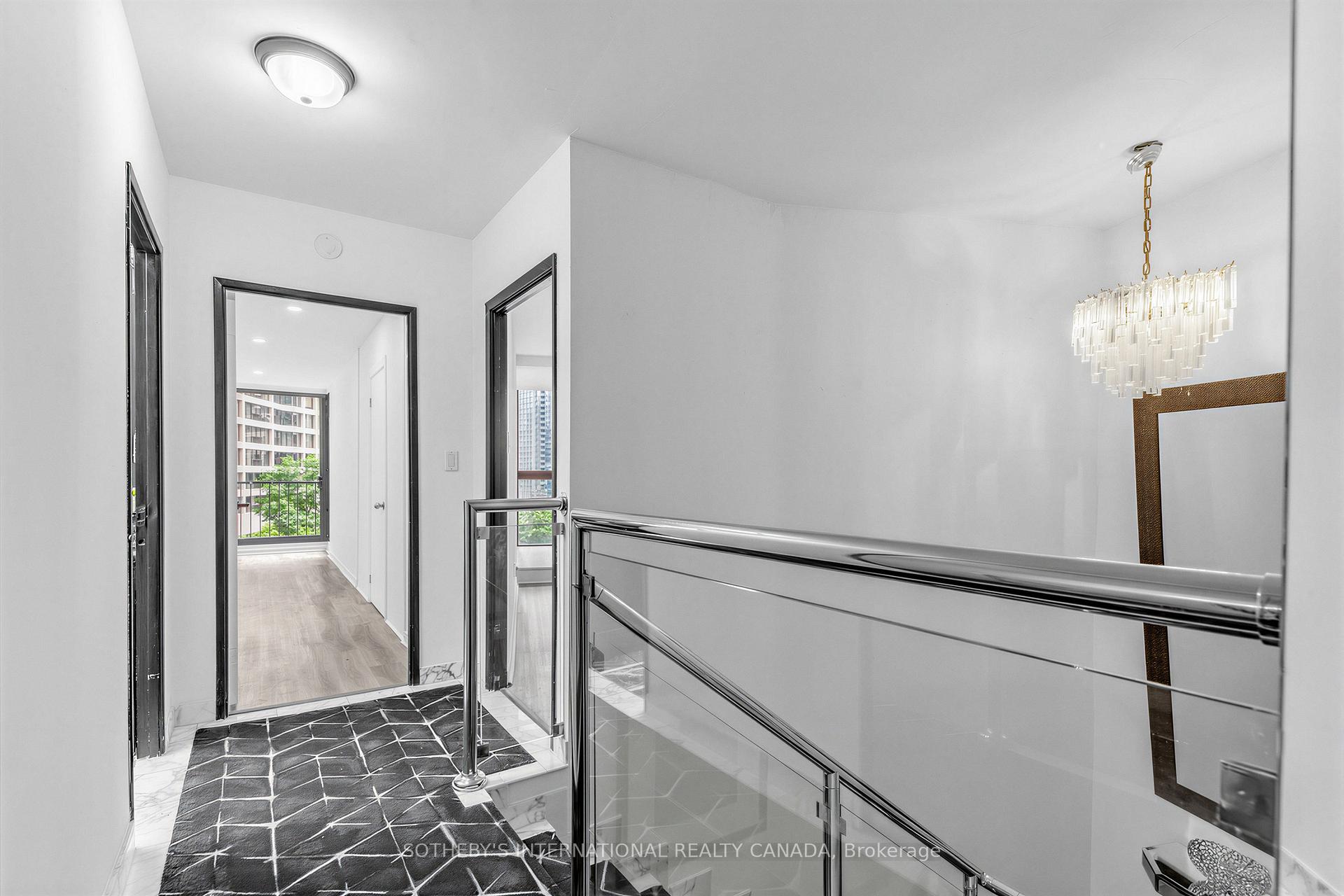 33 Harbour Square 1008, Toronto Unit: 1008