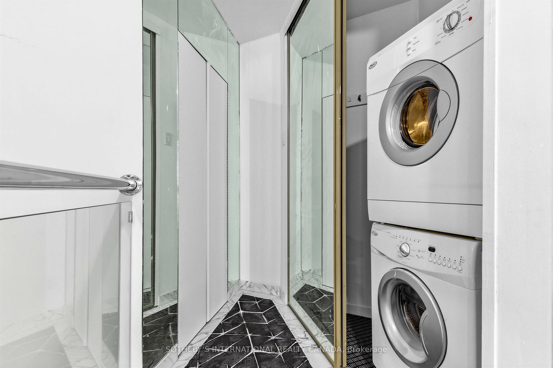 33 Harbour Square 1008, Toronto Unit: 1008
