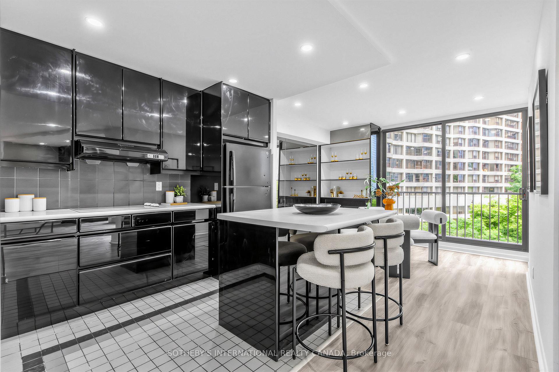 33 Harbour Square 1008, Toronto Unit: 1008