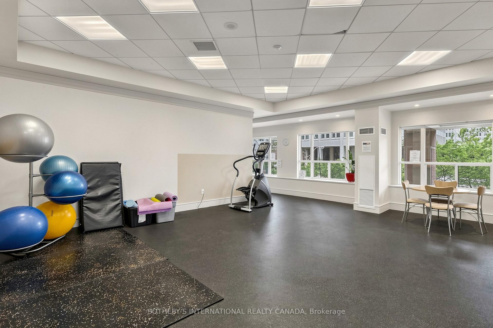 909 Bay Street 2303, Toronto Unit: 2303