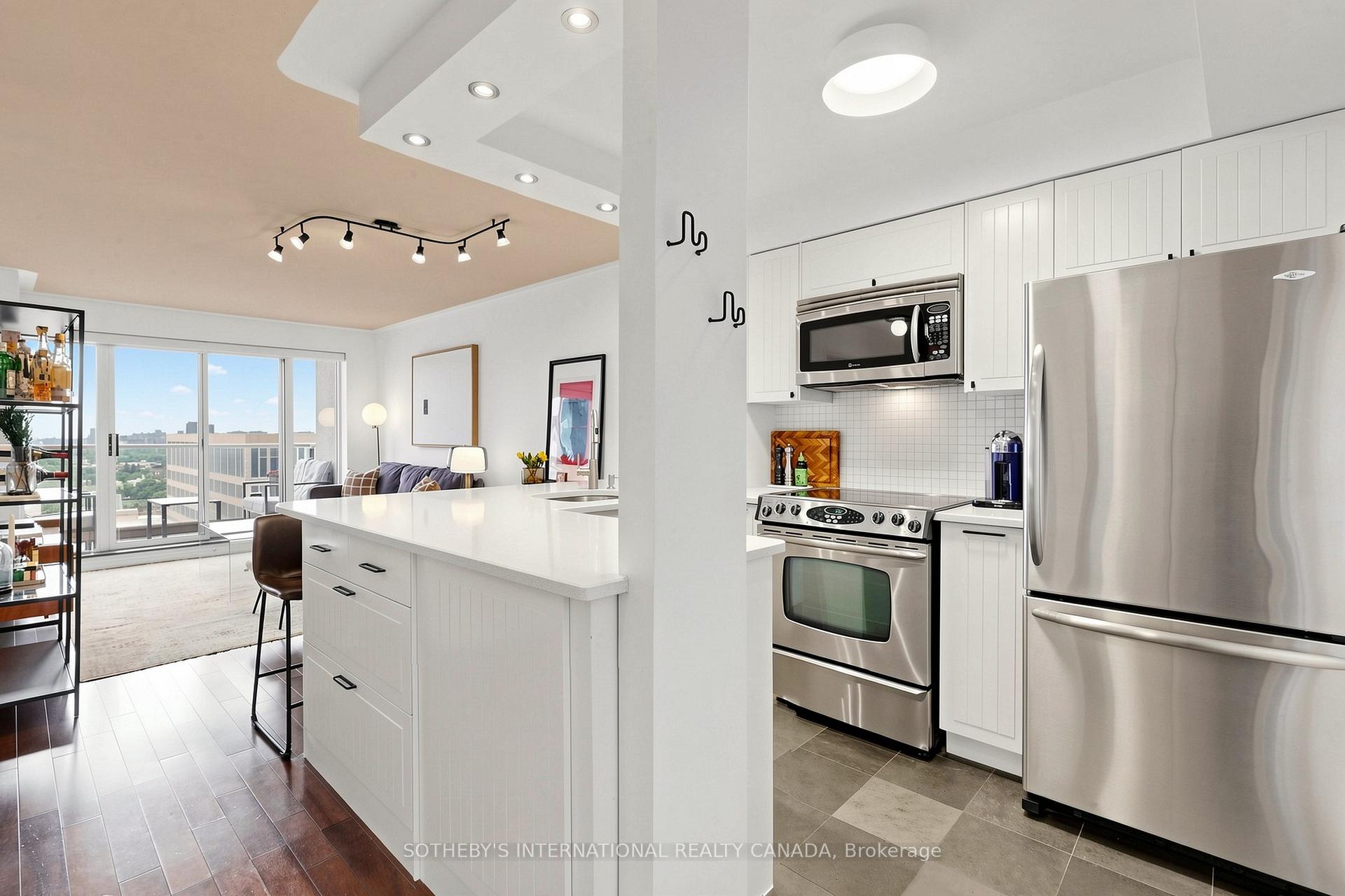 909 Bay Street 2303, Toronto Unit: 2303