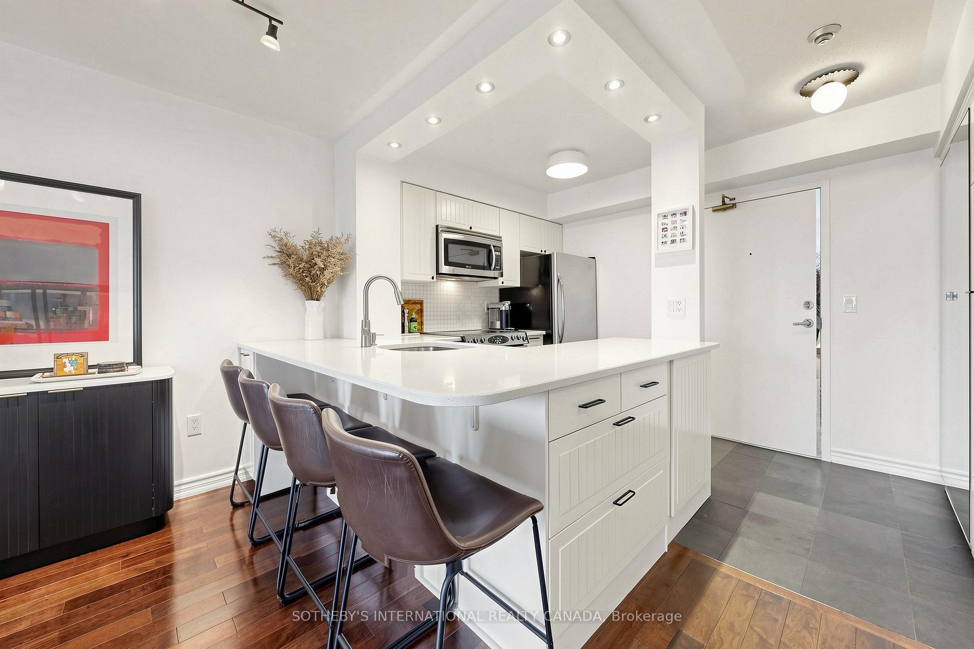 909 Bay Street 2303, Toronto Unit: 2303