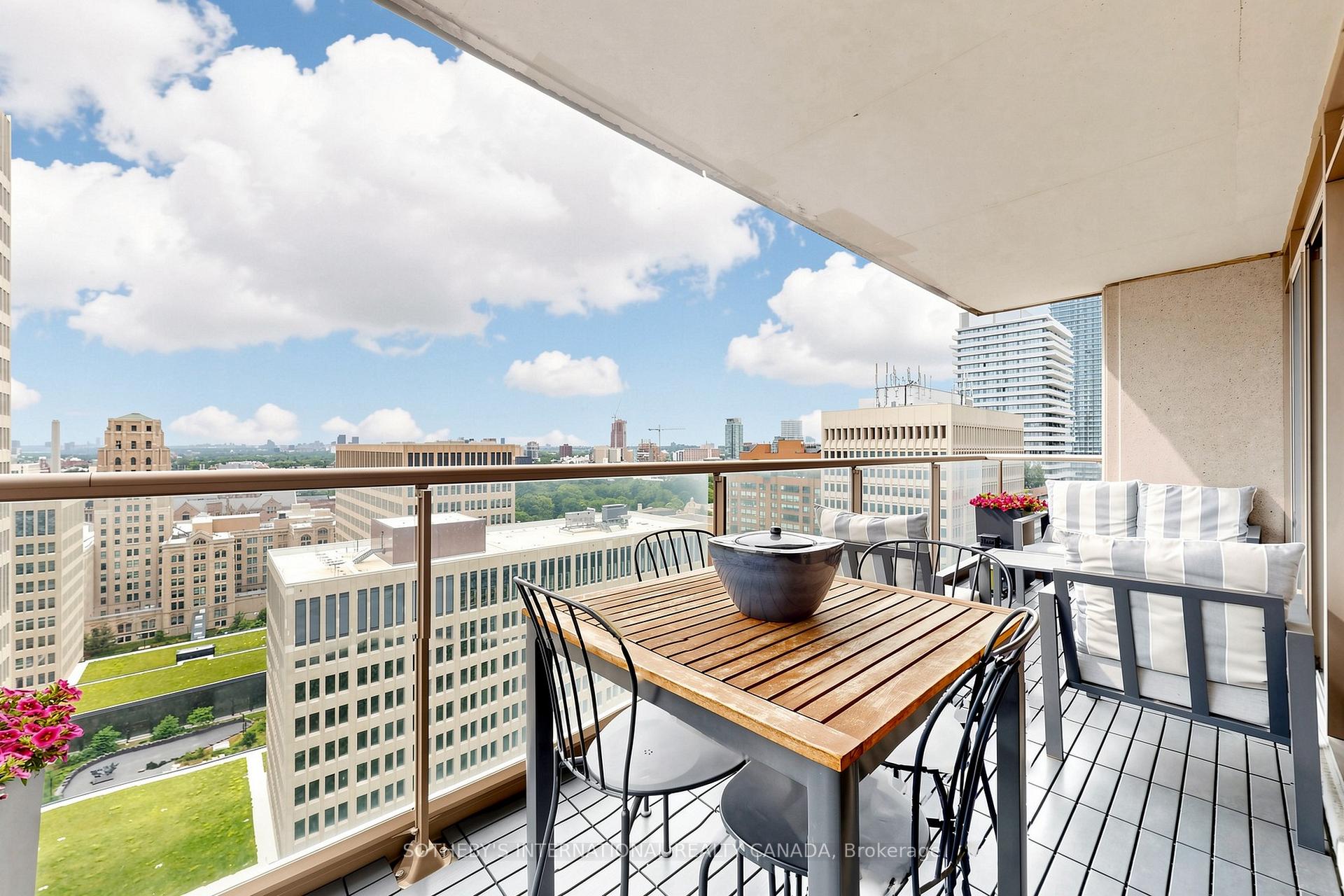 909 Bay Street 2303, Toronto Unit: 2303