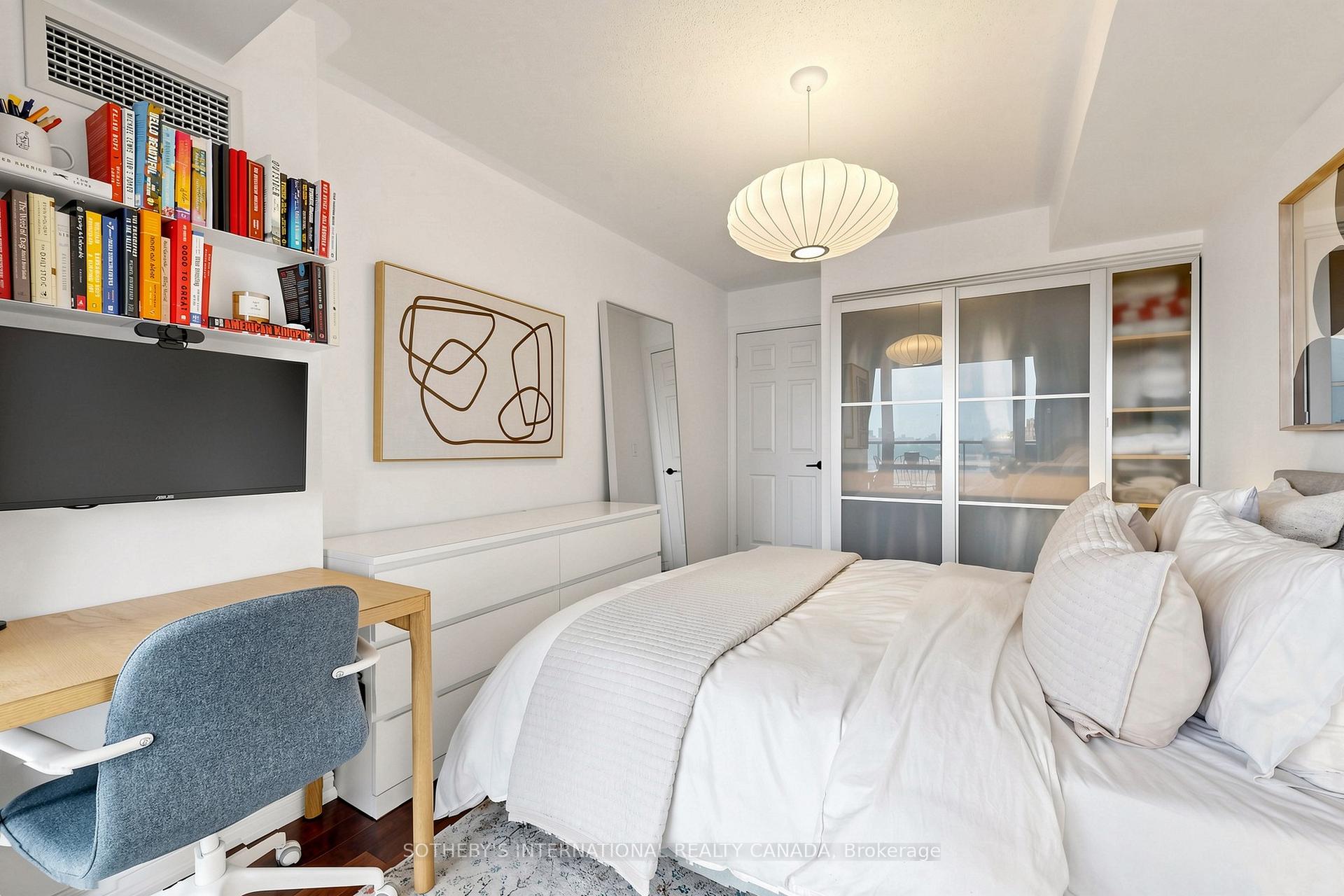909 Bay Street 2303, Toronto Unit: 2303