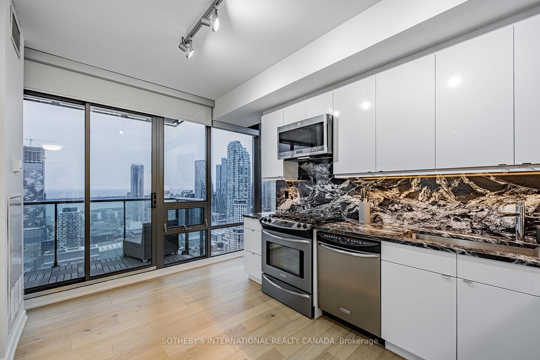 33 Lombard Street 4301, Toronto Unit: 4301
