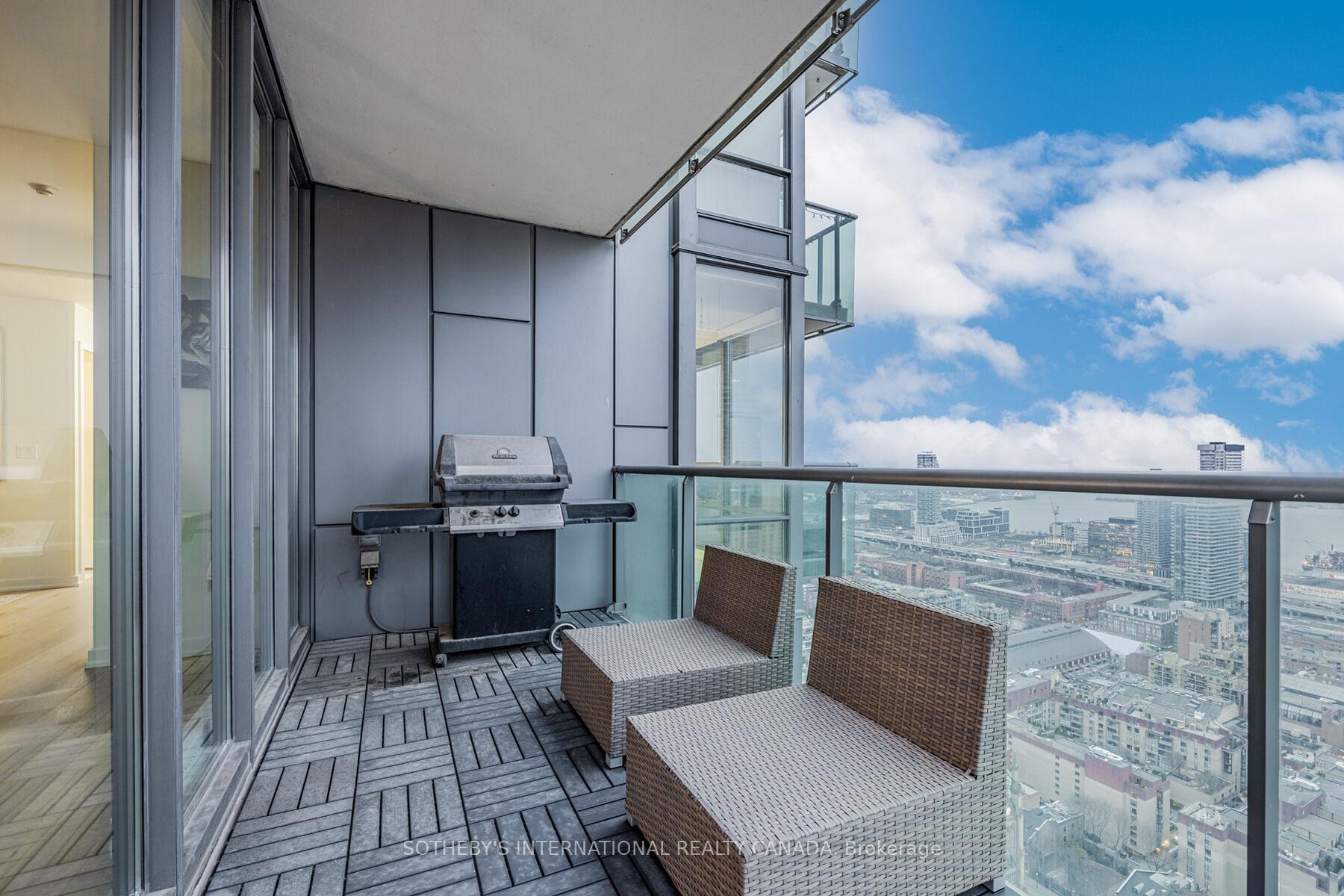 33 Lombard Street 4301, Toronto Unit: 4301