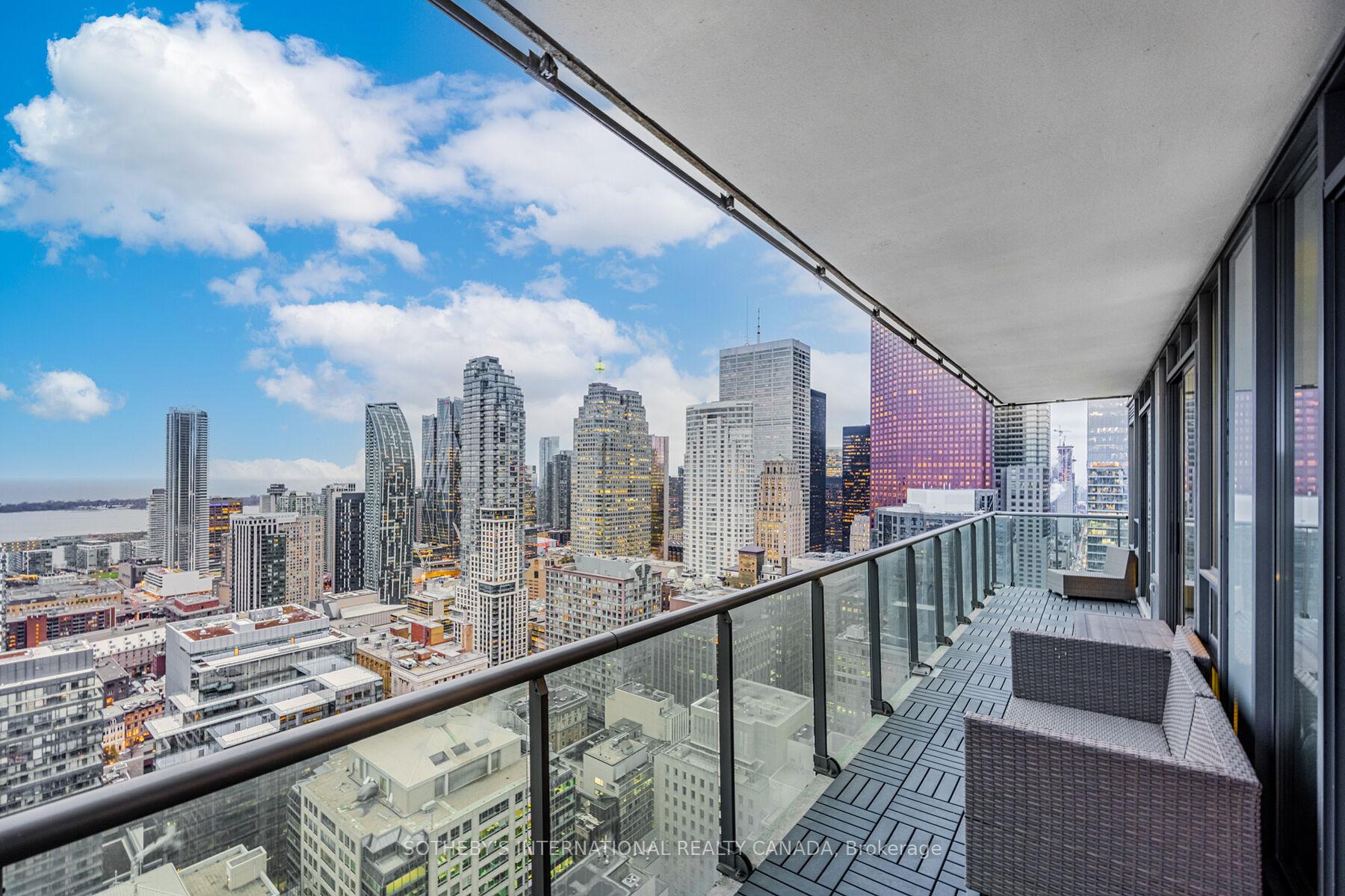 33 Lombard Street 4301, Toronto Unit: 4301
