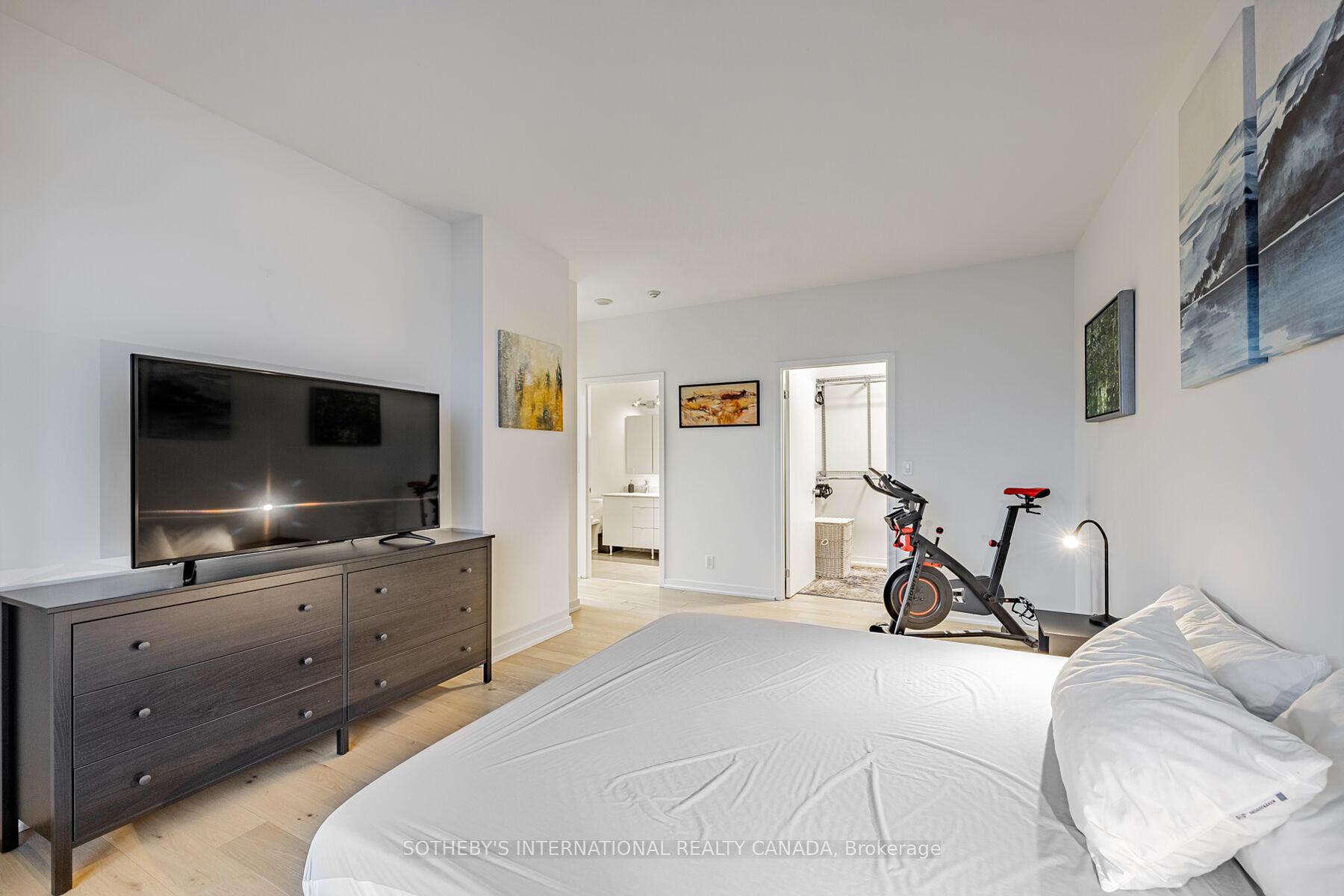 33 Lombard Street 4301, Toronto Unit: 4301