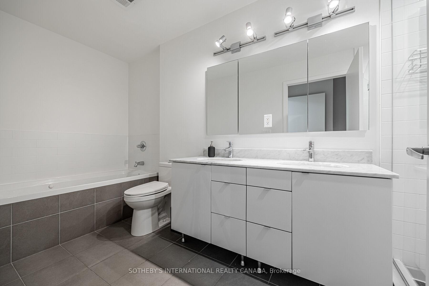 33 Lombard Street 4301, Toronto Unit: 4301