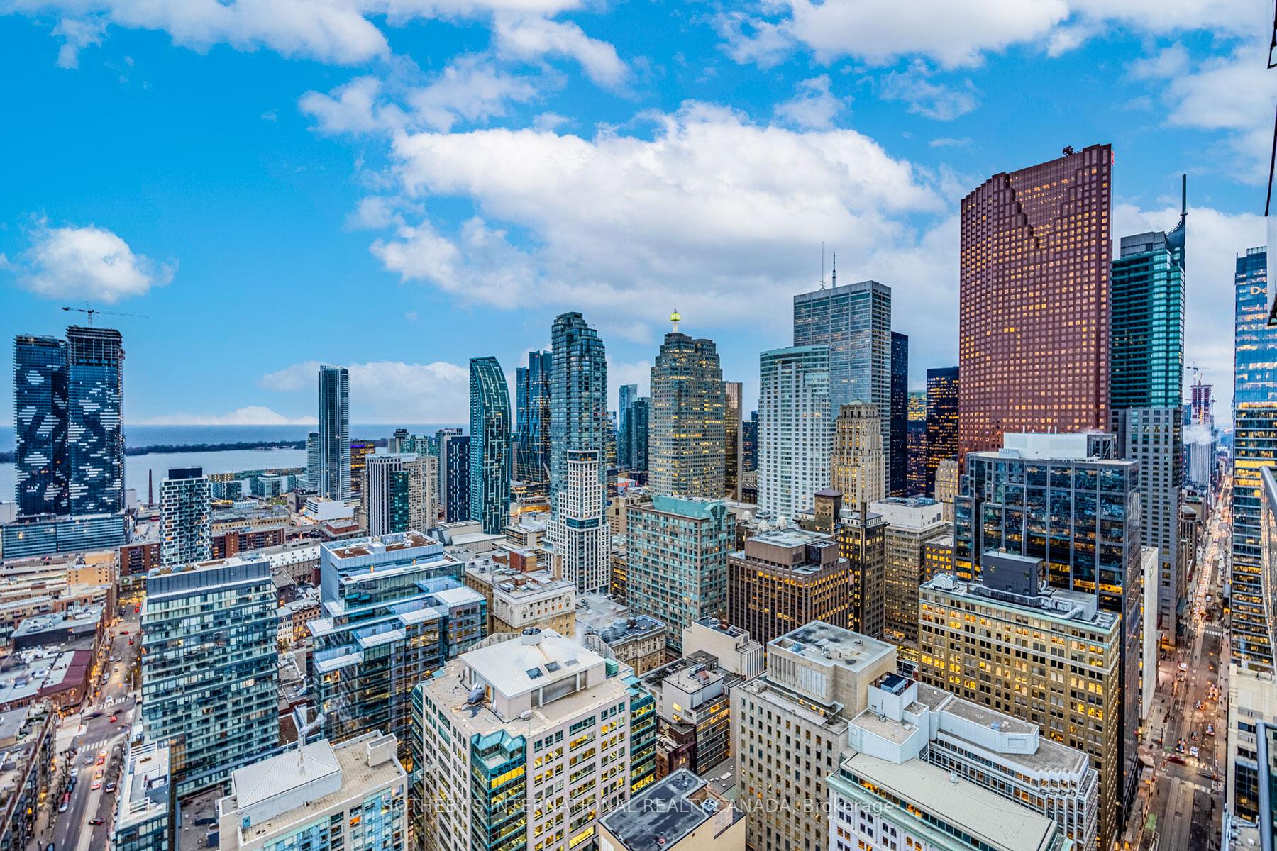 33 Lombard Street 4301, Toronto Unit: 4301
