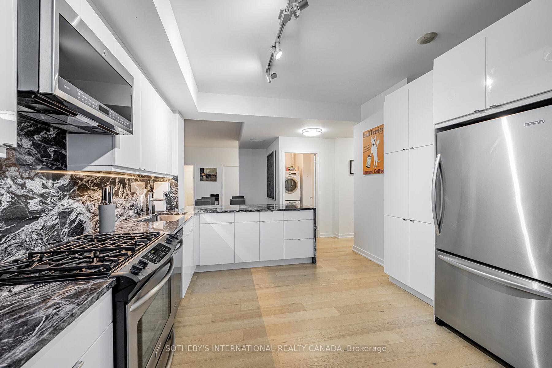 33 Lombard Street 4301, Toronto Unit: 4301