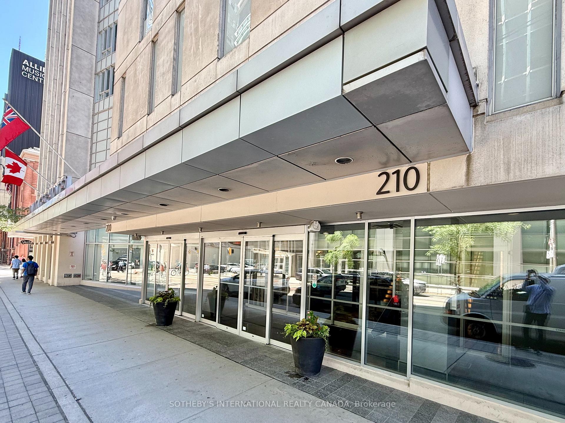 210 Victoria Street 717, Toronto Unit: 717