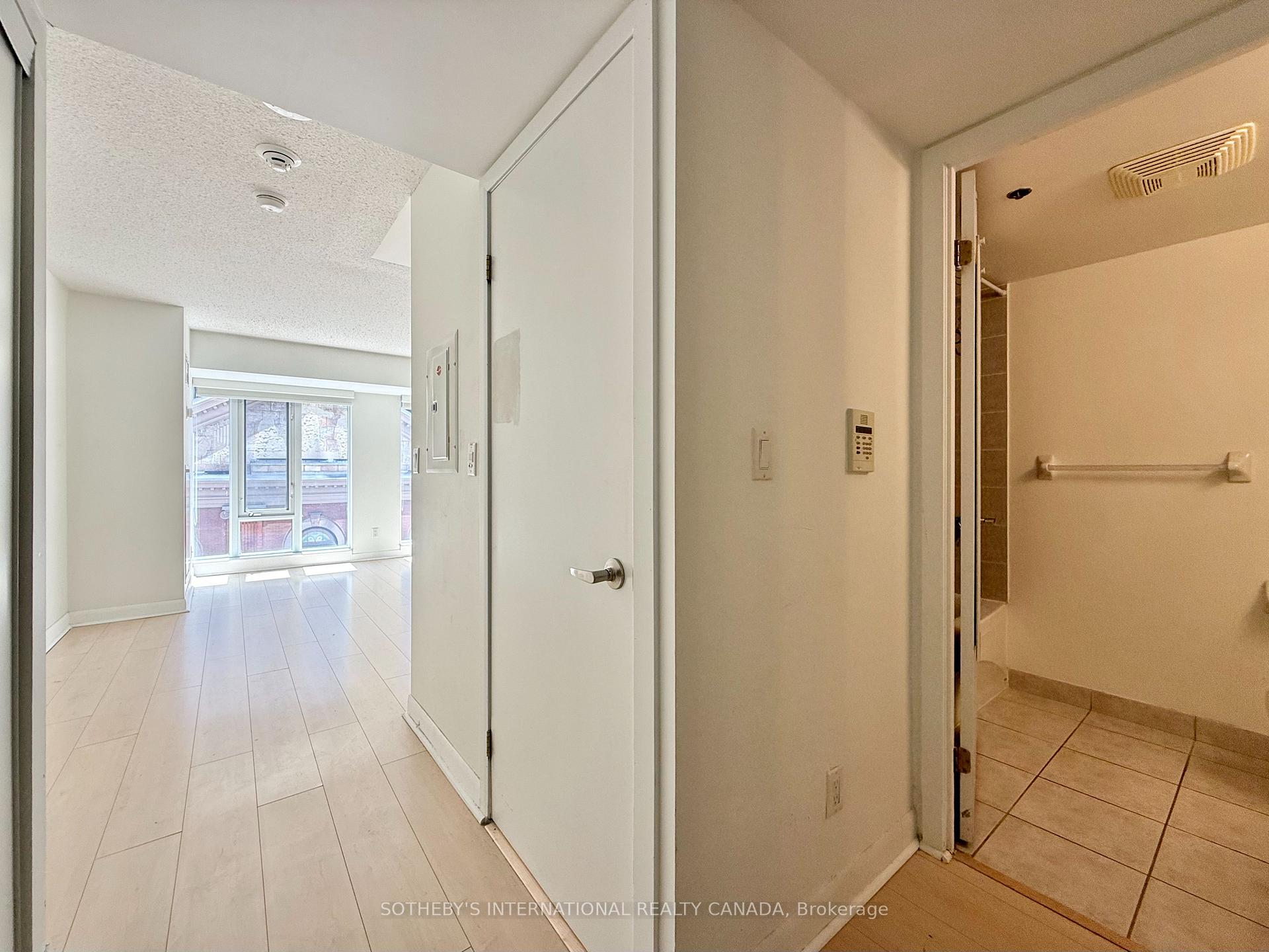 210 Victoria Street 717, Toronto Unit: 717